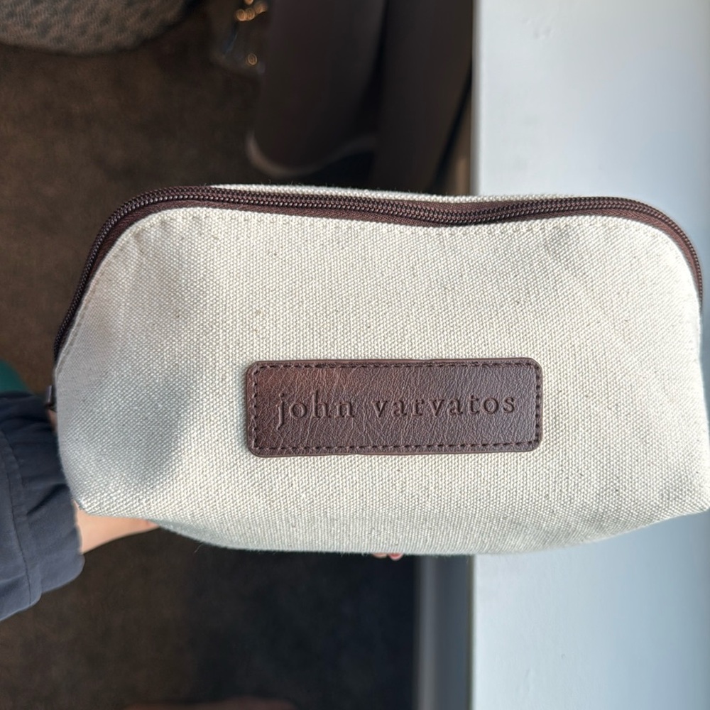 🤎🤍 Brand New John Varvatos perfumes Cream and Brown Men's Pouch.